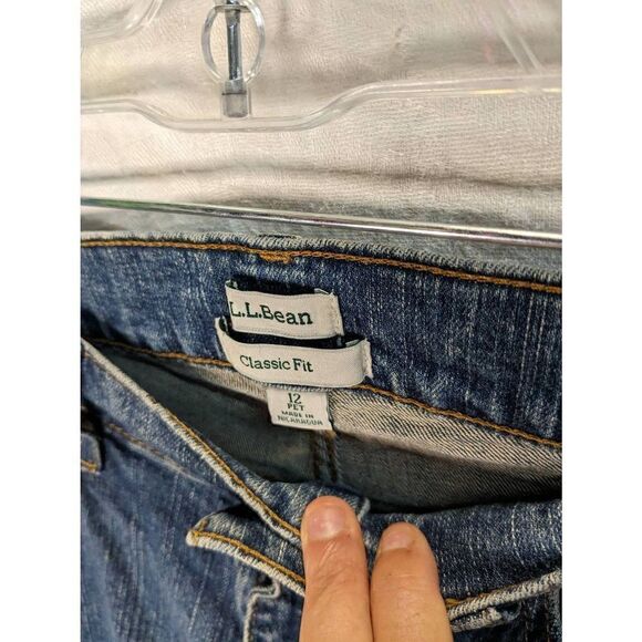 L.L Bran Classic Fit Medium Wash Women's Jeans 12 Petite - Picture 2 of 6